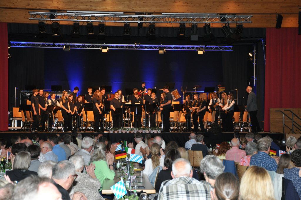 Jugendkapelle beim Frühjahrskonzert der Stadtmusik Engen, Dirigent Heiko Post
