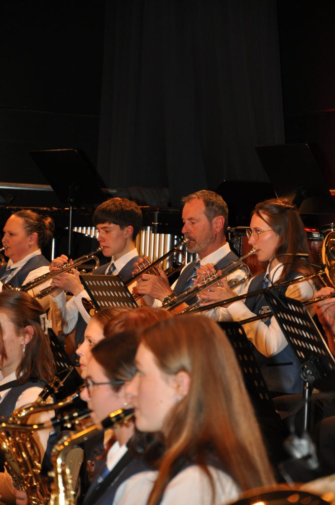 Musiker Frühjahrskonzert der Stadtmusik Engen, Dirigent Heiko Post